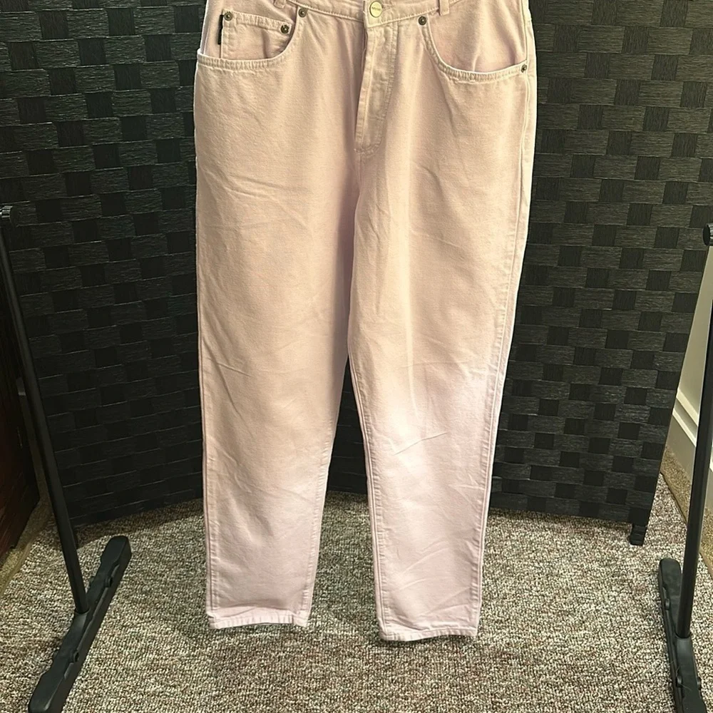 Karen Kane
Pink Jean
Easy fit - Picture 1 of 3